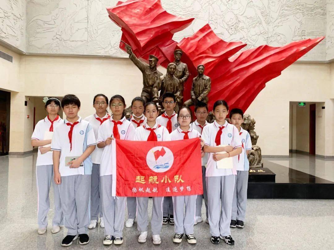 漂亮鹦鹉救援